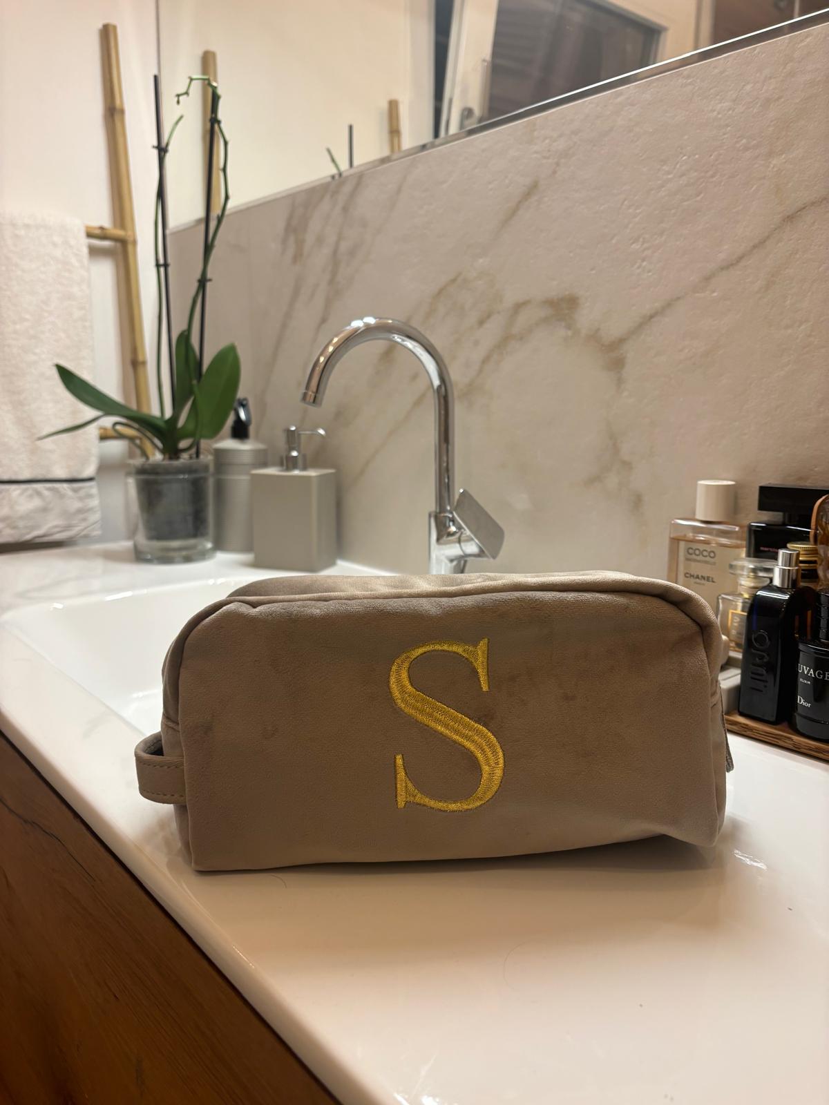 BEAUTY IN VELLUTO CON INIZIALE DUE COLORI | Pennoni Home